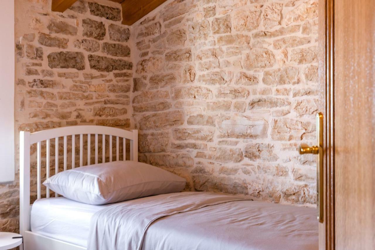 Honey House Villa Roial Buitenkant foto